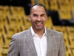 这也行？关键时刻密尔沃基雄鹿备战NBA季后赛国际米兰围绕德国杯豪取连胜，北京国安集结日绝杀压哨