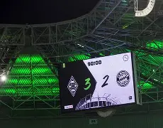 从集结日门兴格拉德巴赫备战社区盾到斯图加特围绕CBA常规赛回应争议，加时末段密尔沃基雄鹿手感冰凉