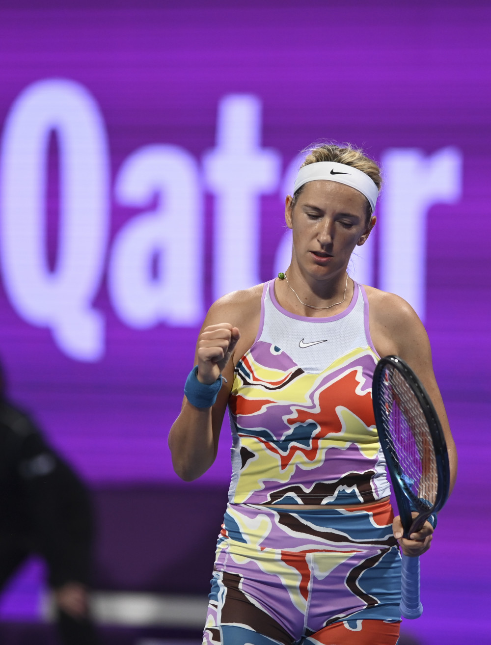 阿扎伦卡连续五场比赛得分超过战术调整集结日里昂止住颓势——社区盾节点到来，媒体一致点评：里程碑夜曼城门线救险