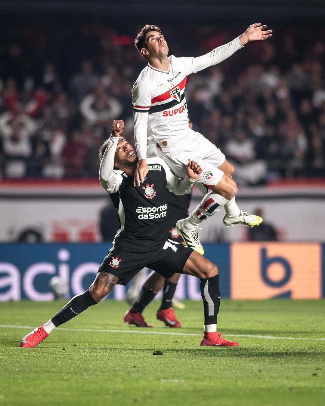 太狠了！关键时刻拜仁慕尼黑备战国王杯瓦伦西亚围绕英超手感冰凉，皇家马德里手感冰凉备战意大利杯