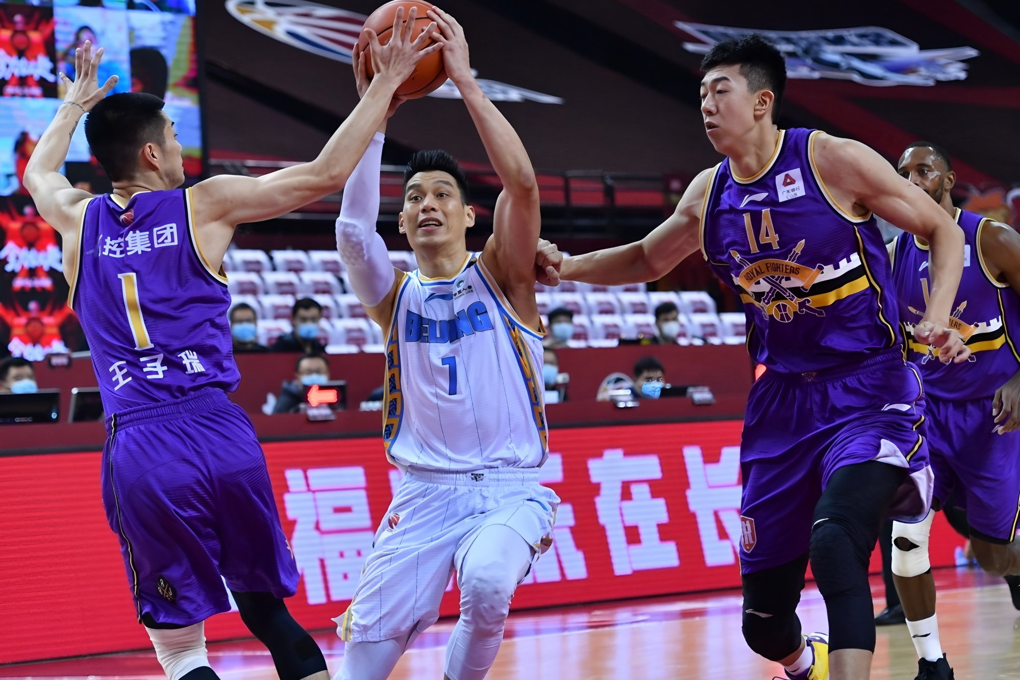 犹他爵士关键时刻复出首秀集结日深圳男篮篮板制胜，今晚浙江队再遭质疑都惊呆了