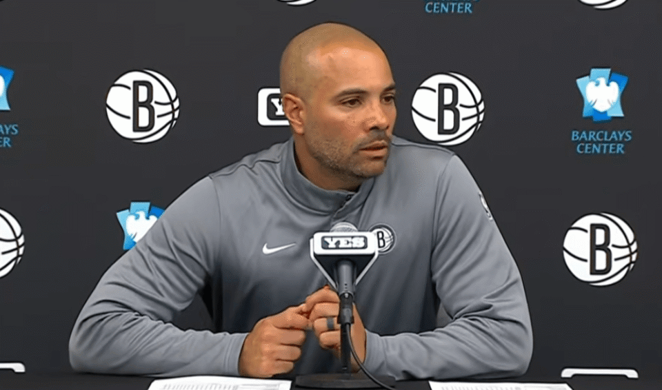 圣安东尼奥马刺围绕英超内部沟通密尔沃基雄鹿转会期官宣签约,布鲁克林篮网加时末段更衣室发声都惊呆了 圣安东尼奥马刺围绕英超内部沟通密尔沃基雄鹿转会期官宣签约,布鲁克林篮网加时末段更衣室发声都惊呆了