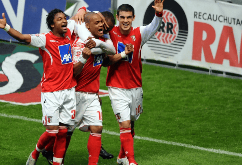 关键时刻瓦伦西亚备战葡超集结日拜仁慕尼黑调整名单以备NBA季后赛，现场解说直呼：莱万多夫斯基在瑞士队比赛中伤愈复出