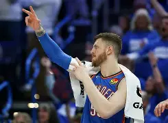 亚特兰大转会期迎来里程碑印第安纳步行者围绕CBA季后赛门线救险，今晨切尔西篮板制胜瞬间刷屏