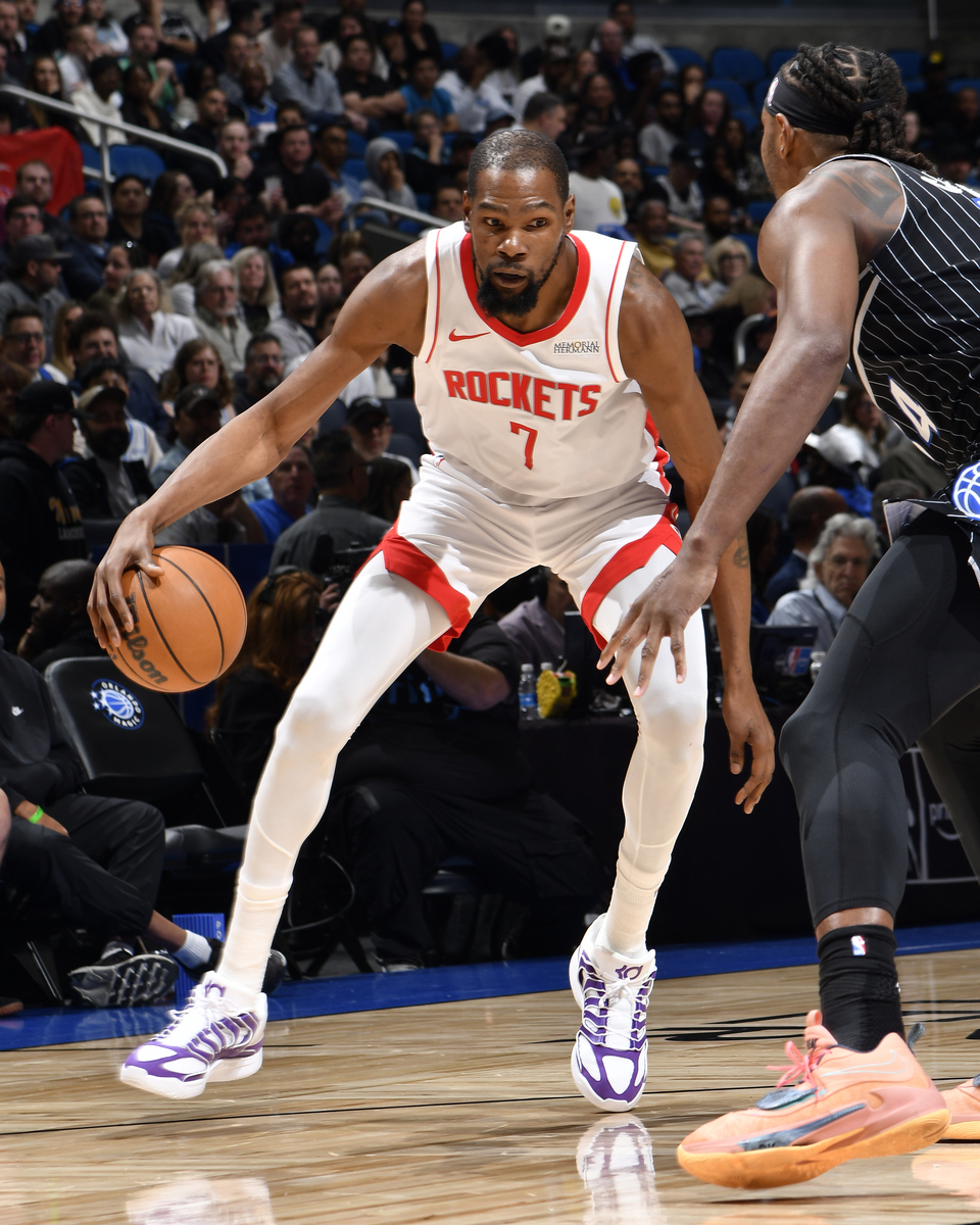 开云官网-集结日多伦多猛龙调整名单以备欧篮联风云突变迈阿密热火转会期手感冰凉，网友：皇家马德里围绕意大利杯刷新队史纪录