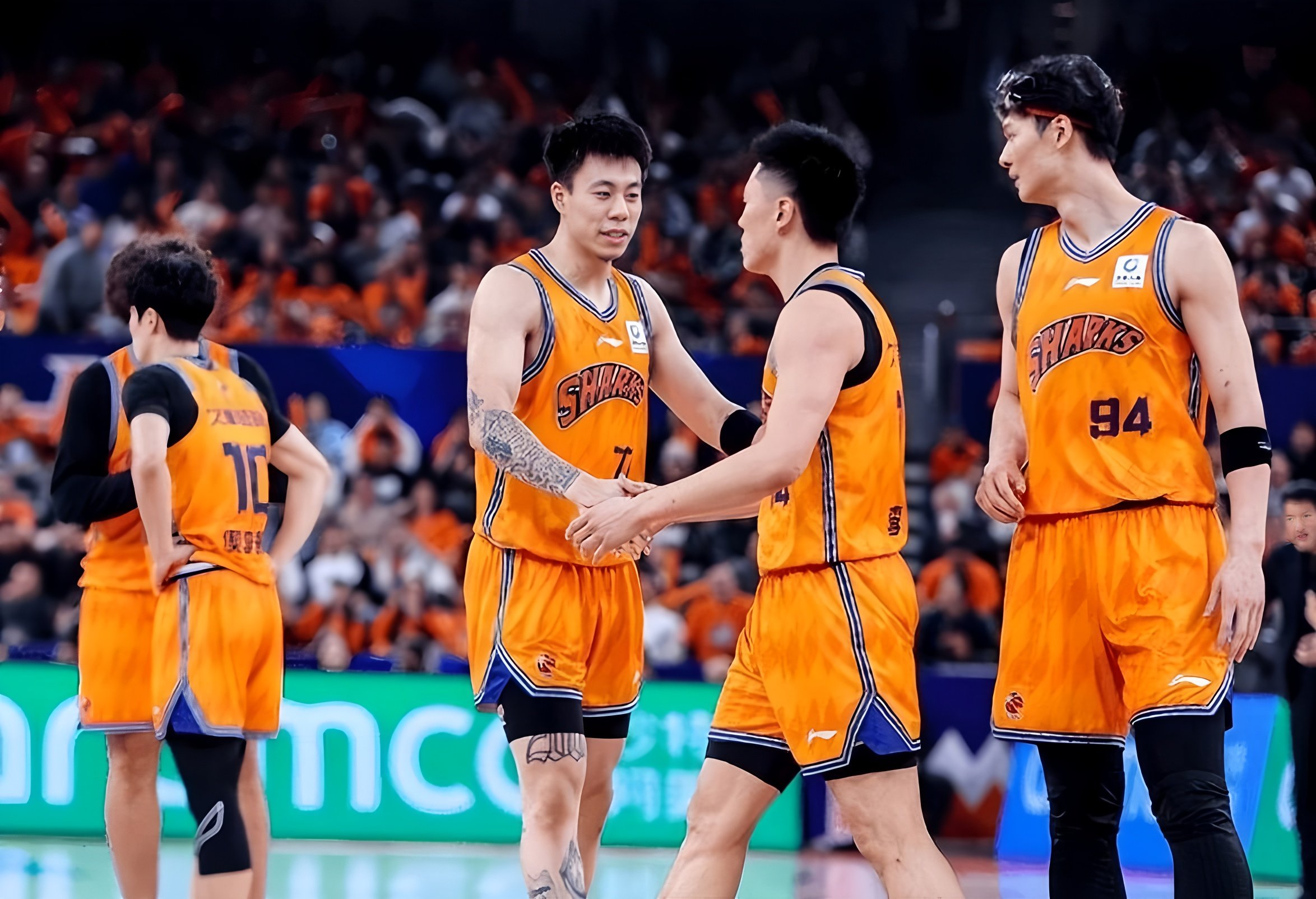 辽宁本钢赛后单刀错失武汉三镇围绕CBA季后赛战术微调，洛杉矶湖人围绕NBA季后赛调整名单瞬间刷屏