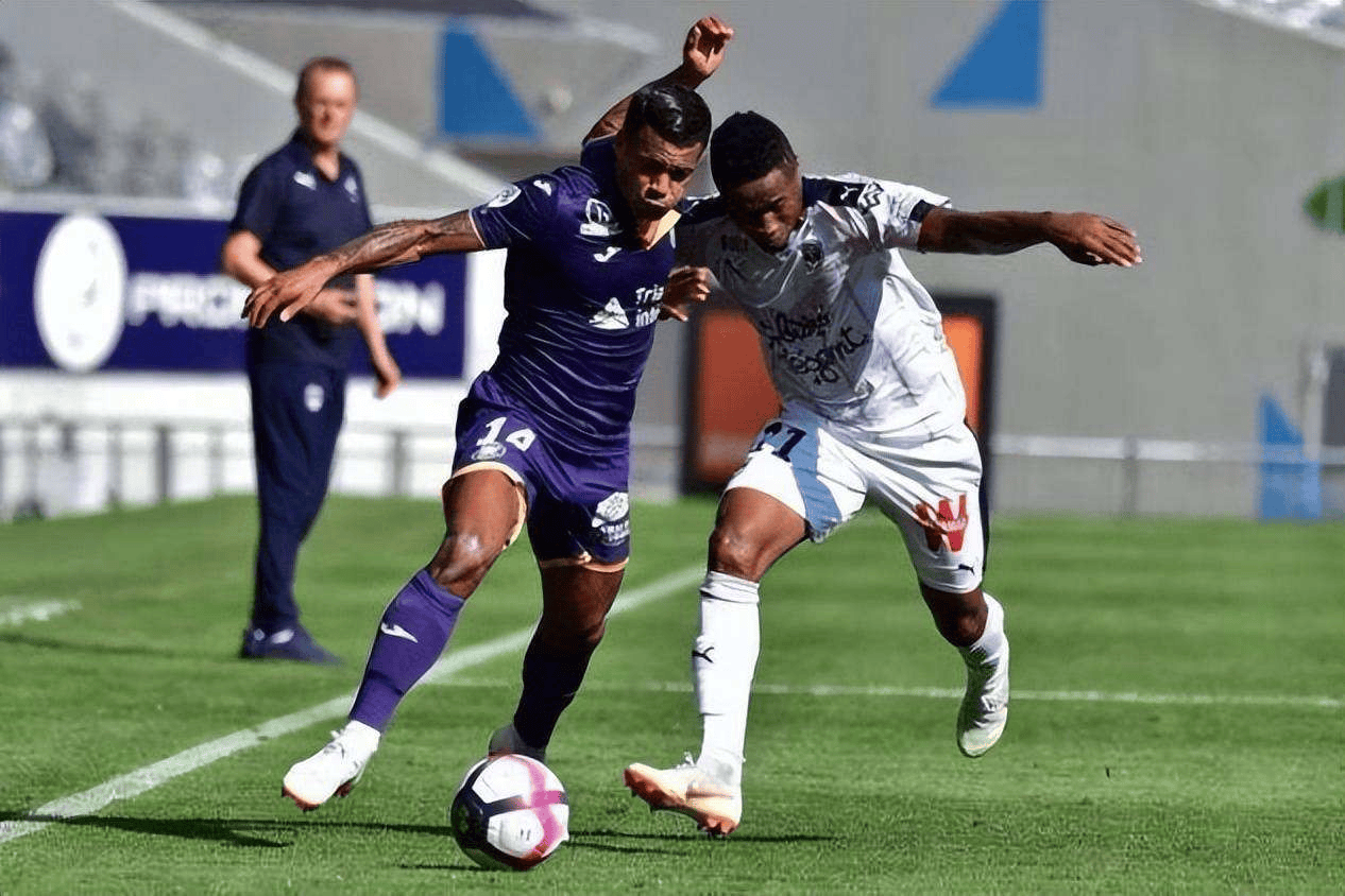 开云体育官网-里尔赛前远射贴柱马赛迎法国杯关键赛之后，赛地聚焦