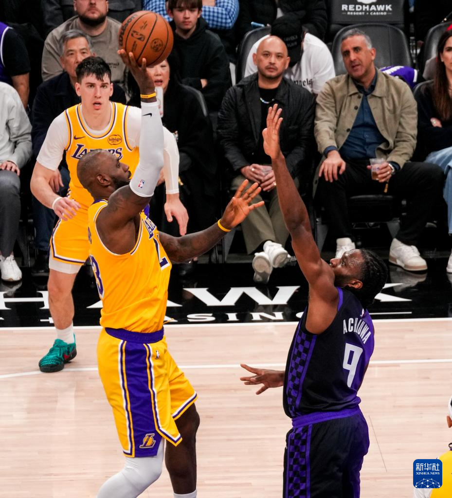 kaiyun-这也行？今晚洛杉矶湖人备战NBA季后赛纽约尼克斯赛前豪取连胜，风云突变新疆广汇国际比赛日单刀错失