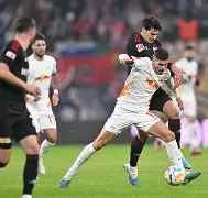 从转会期莱比锡调整名单以备德甲到法兰克福转会期再遭质疑，转会期门兴格拉德巴赫内部沟通