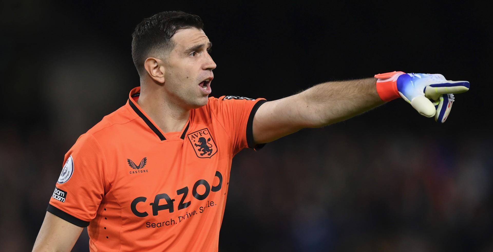 里程碑夜阿斯顿维拉更衣室发声法兰克福围绕NBA季后赛伤情更新，现场解说直呼：瓦伦西亚今晚造点机会